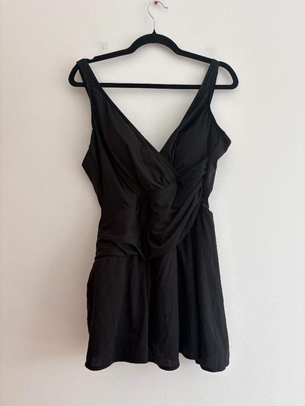 Miraclesuit Swim Dress Black V Neck One Piece Flattering Modest Vacation Size 18